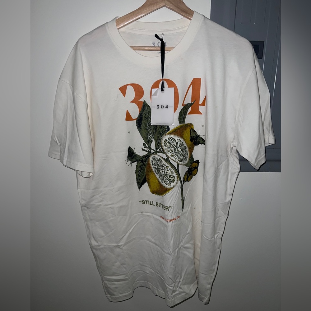 304 Clothing white T-shirt